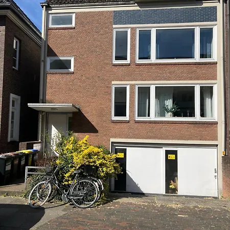 Bahnhof Und Buergerpark In Wenigen Minuten - Moebliertes Mit Toller Lage Appartement