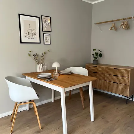 Bahnhof Und Buergerpark In Wenigen Minuten - Moebliertes Mit Toller Lage Appartement