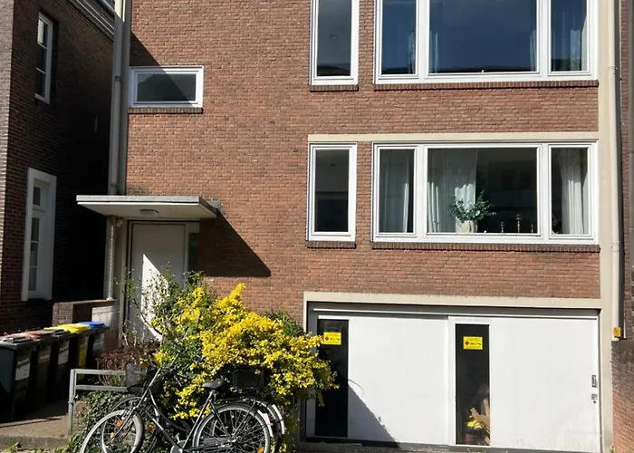 Bahnhof Und Buergerpark In Wenigen Minuten - Moebliertes Mit Toller Lage Appartement