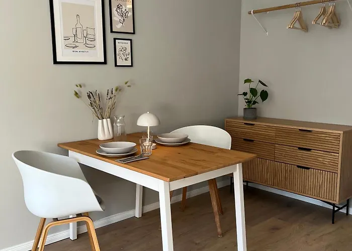 Bahnhof Und Buergerpark In Wenigen Minuten - Moebliertes Mit Toller Lage Appartement